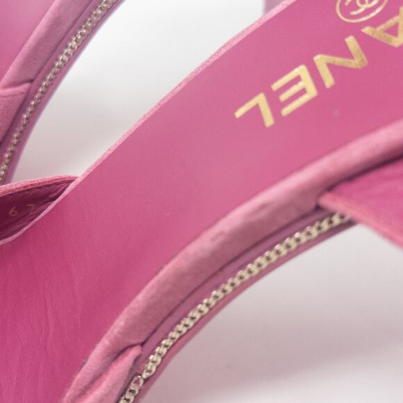 Chanel Pink Suede Platform Heels with Chain CC Logo 41.5 EU - Picture 4 of 10